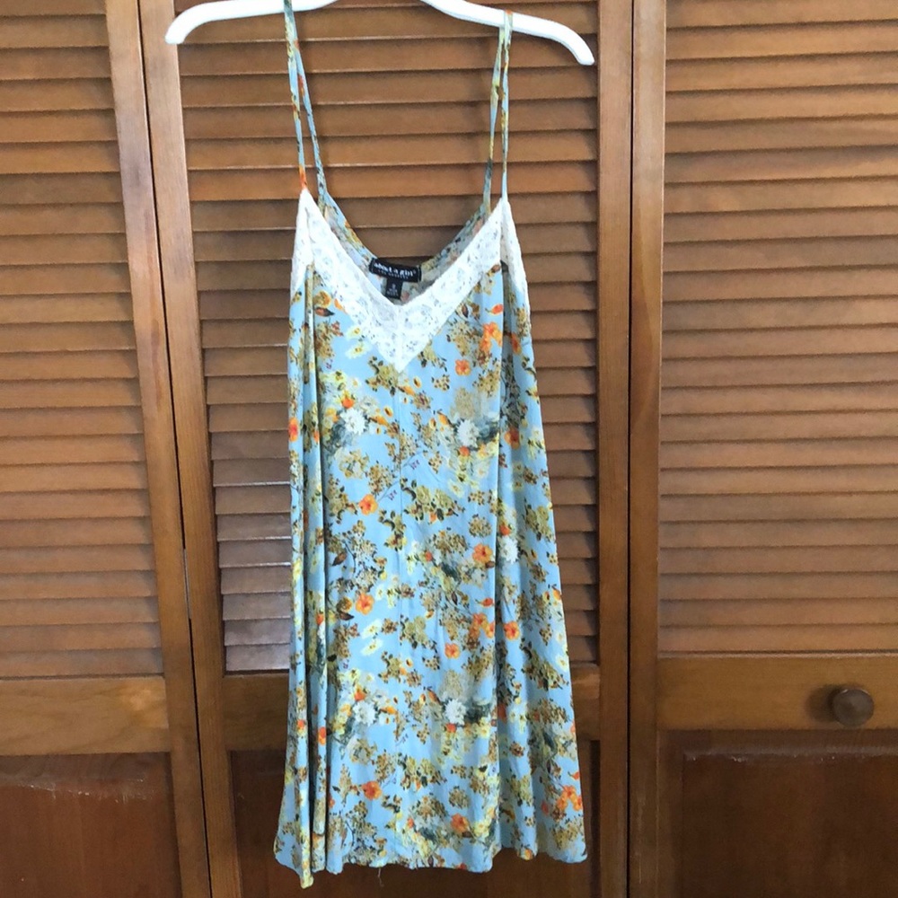 Floral dress with lace